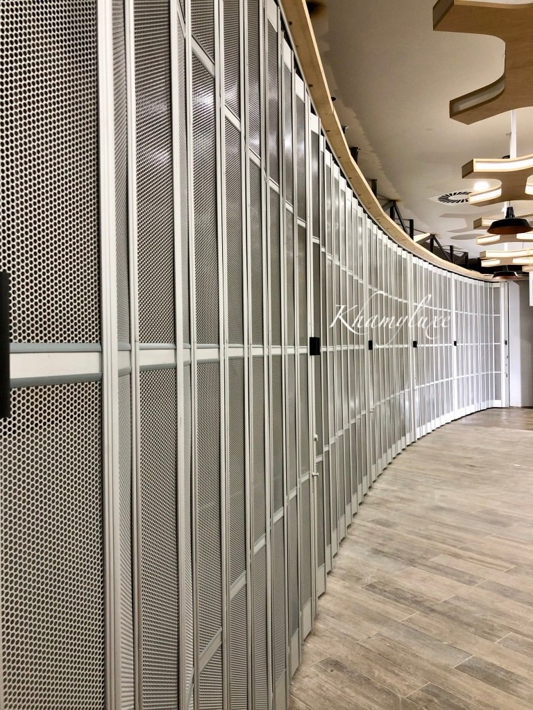 Cortina para centros comerciales, cortina para aeropuetos, cortina para joyerias, cortina para fast food, cortina para barras, cortina para restaurantes cortinas plegables