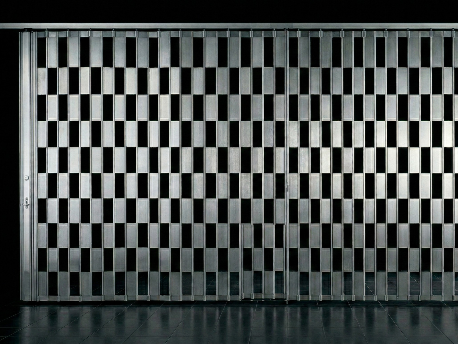 Cortina Seccionada. Cortina con patrones. Cortina corrediza. Cortina de aluminio. Cortina de acero. Modelo Efecta Diseño | Khamyluxe