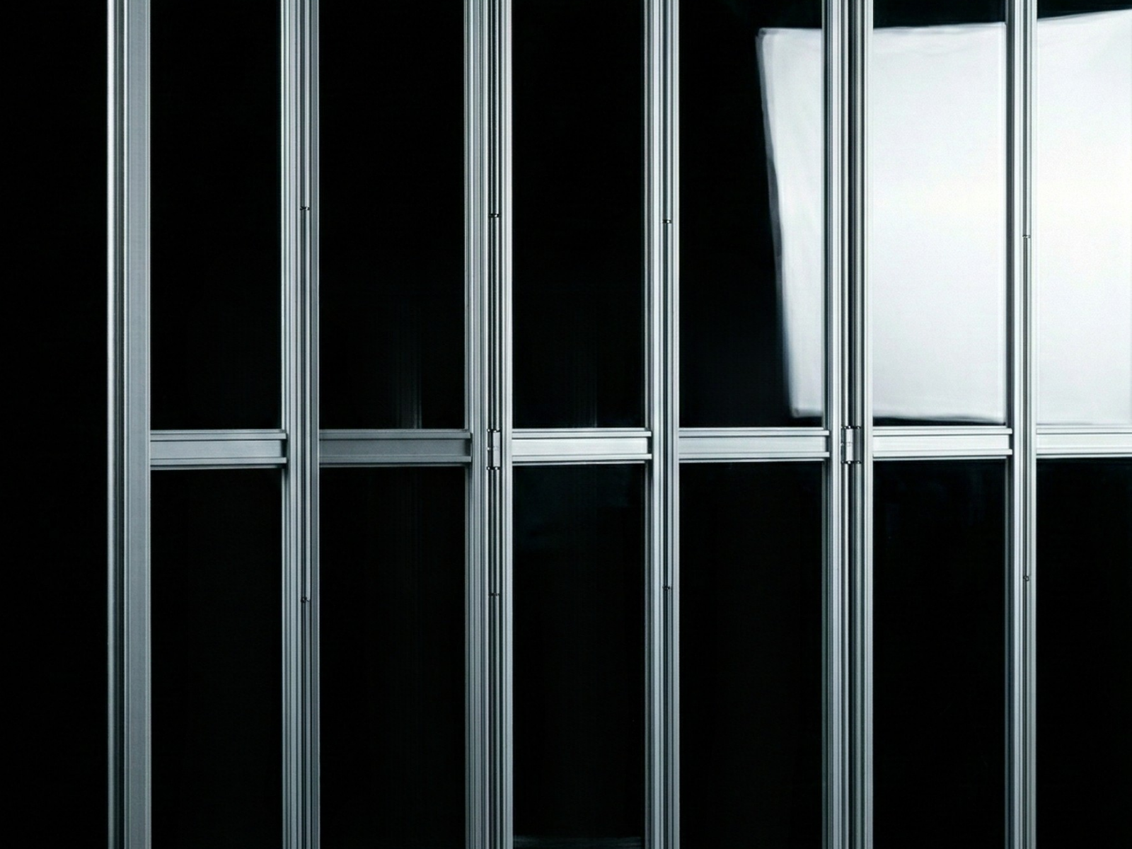 Cortina de Cristal. Cortina Corrediza. Modelo Cristalina. Cortina de Aluminio. Cortina de Acero. Cortina de Cristal Templado. Modelo Cristalina Acabado | Khamyluxe