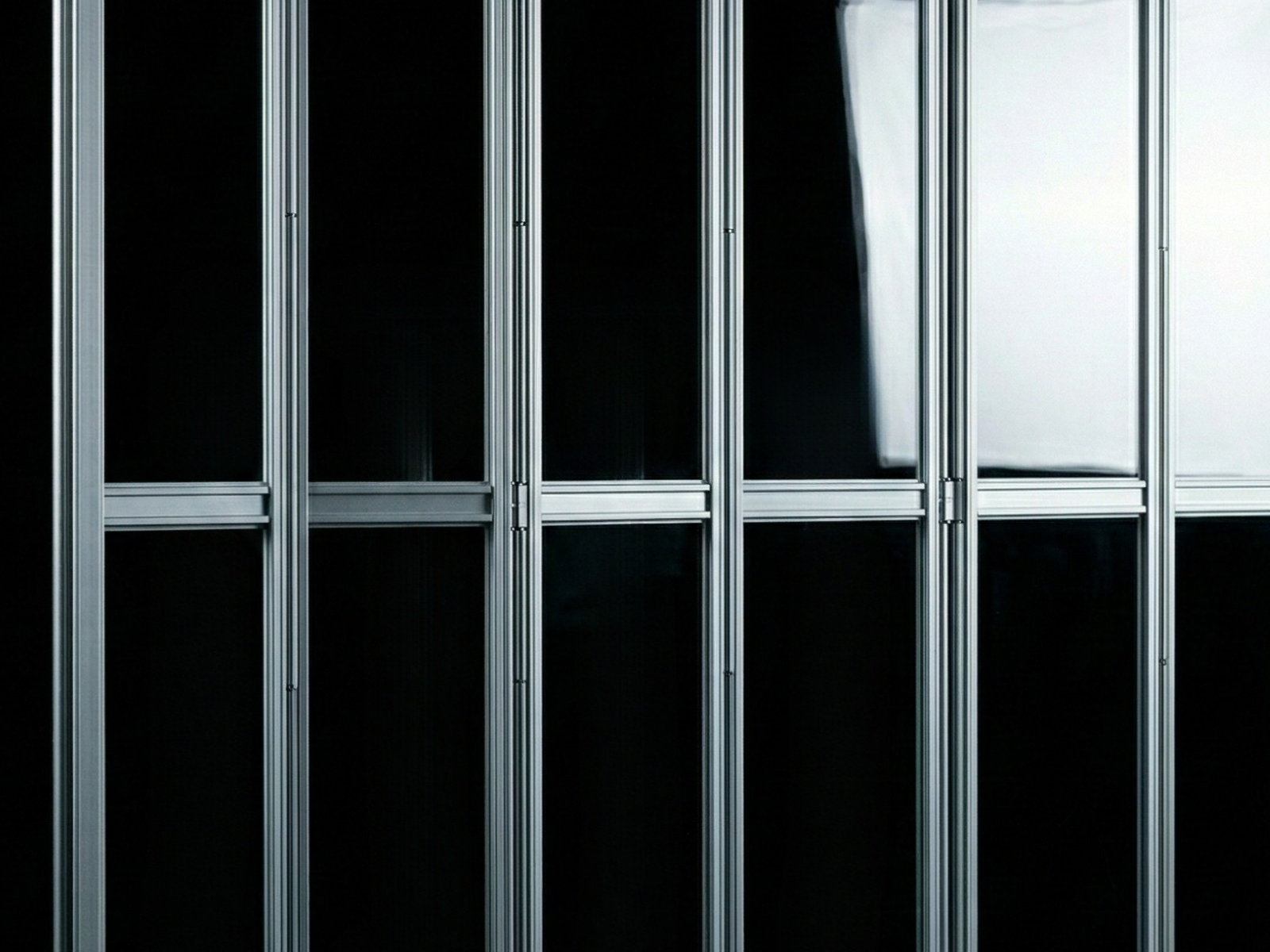 Cortina de Policarbonato. Cortina Corrediza. Modelo Lexana. Cortina de Aluminio. Cortina de Acero. Cortina Transparente. Cortina de Policarbonato Transparente Modelo Lexana Acabado | Khamyluxe