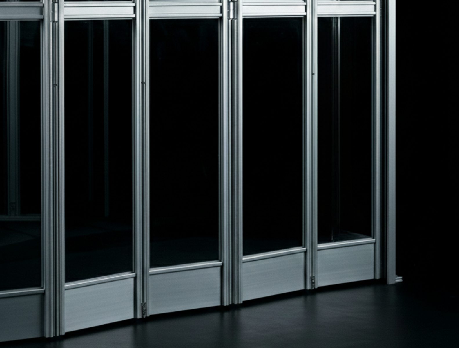 Cortina de Policarbonato. Cortina Corrediza. Modelo Lexana. Cortina de Aluminio. Cortina de Acero. Cortina Transparente. Cortina de Policarbonato Transparente Modelo Lexana Arrastre | Khamyluxe