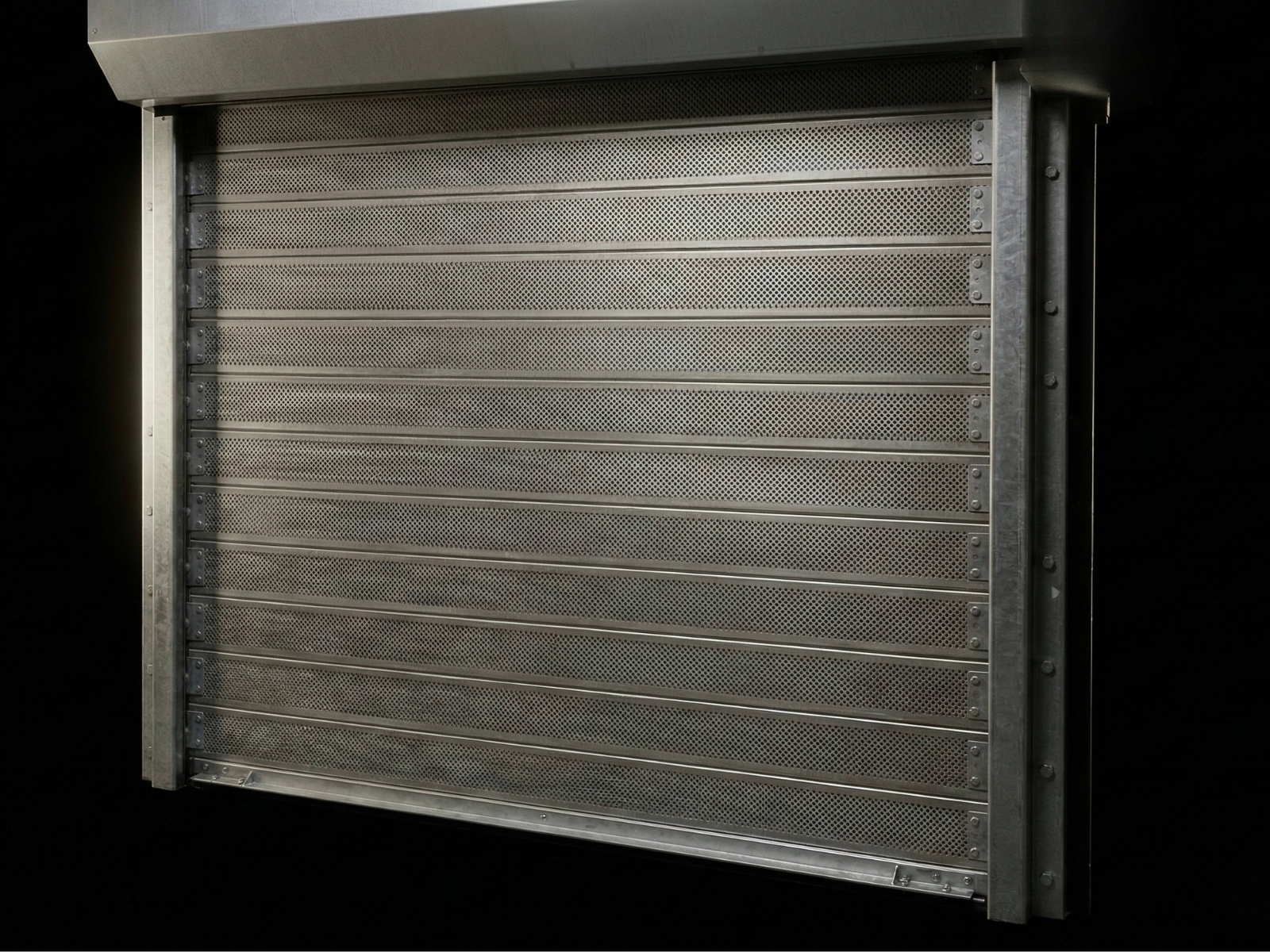 Cortina Enrolllable Multiperforada. Cortina Enrollable. Modelo Sahara Visión. Cortina de Aluminio. Cortina de Acero. Cortina Enrollable  Perforada.<br />
Dimensiones de la Cortina | Khamyluxe