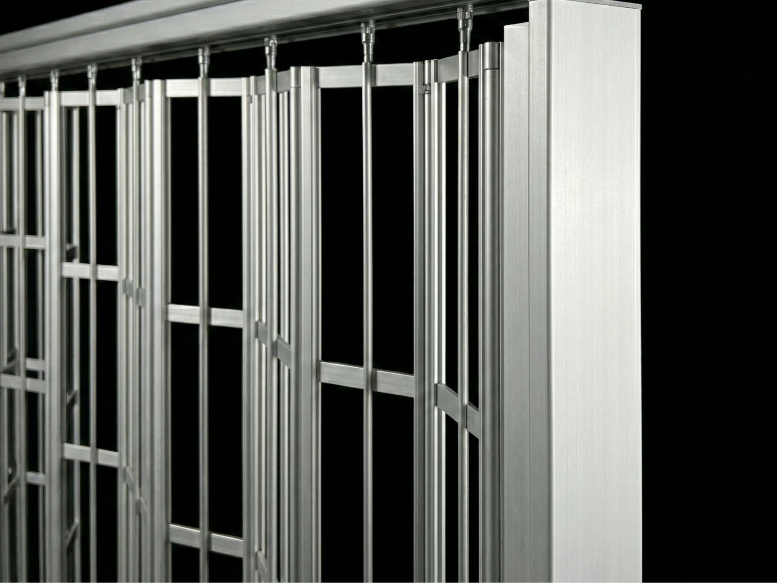 Cortina Tubular. Cortina Corrediza. Cortina Plegable. Modelo Protecta. Cortina de aluminio. Cortina de acero. Cortina de aluminio tubular. Cortina de Acero Tubular. Perfil | Khamyluxe