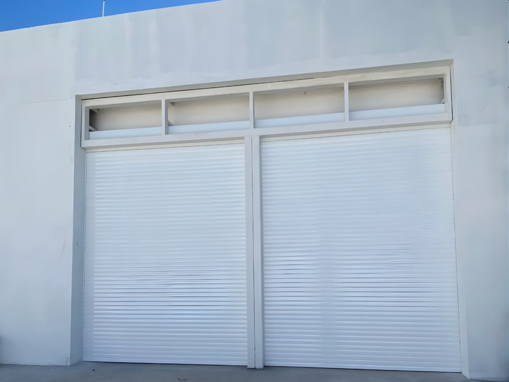 Cortina enrollable Anti Huaracan. Cortina Enrollable. Cortina de aluminio enrollable. Cortina de acero enrollable. Modelo AH240 Anti Huracan Hero | Khamyluxe Cortina enrollable Anti Huaracan. Cortina Enrollable. Cortina de aluminio enrollable. Cortina de acero enrollable. Modelo AH240 Anti Huracan Hero | Khamyluxe