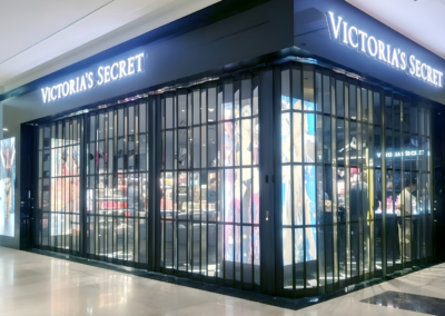 Cortina de Cristal. Cortina Corrediza. Modelo Cristalina. Cortina de Aluminio. Cortina de Acero. Cortina de Cristal Templado. Modelo Cristalina Hero | Khamyluxe