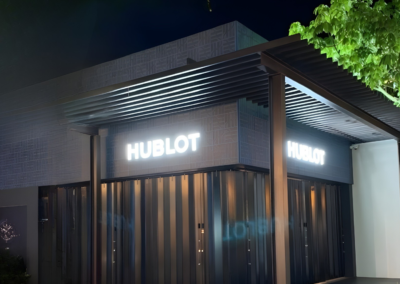 Cortina Ciega. Cortina Corrediza. Modelo Discreta. Cortina de Aluminio. Cortina de Acero. Cortina de Duela Ciega. Cortina Plana Modelo Discreta Hero | Khamyluxe