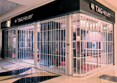 Cortina de Policarbonato. Cortina Corrediza. Modelo Lexana. Cortina de Aluminio. Cortina de Acero. Cortina Transparente. Cortina de Policarbonato Transparente Modelo Lexana Hero | Khamyluxe