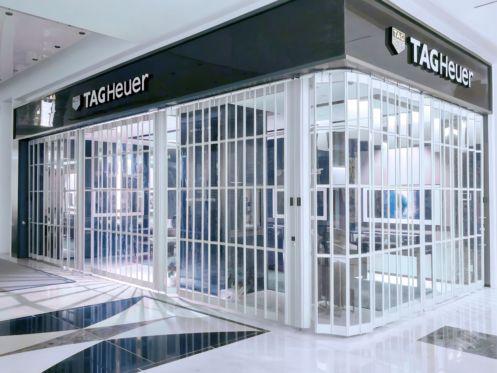 Cortina de Policarbonato. Cortina Corrediza. Modelo Lexana. Cortina de Aluminio. Cortina de Acero. Cortina Transparente. Cortina de Policarbonato Transparente Modelo Lexana Hero | Khamyluxe