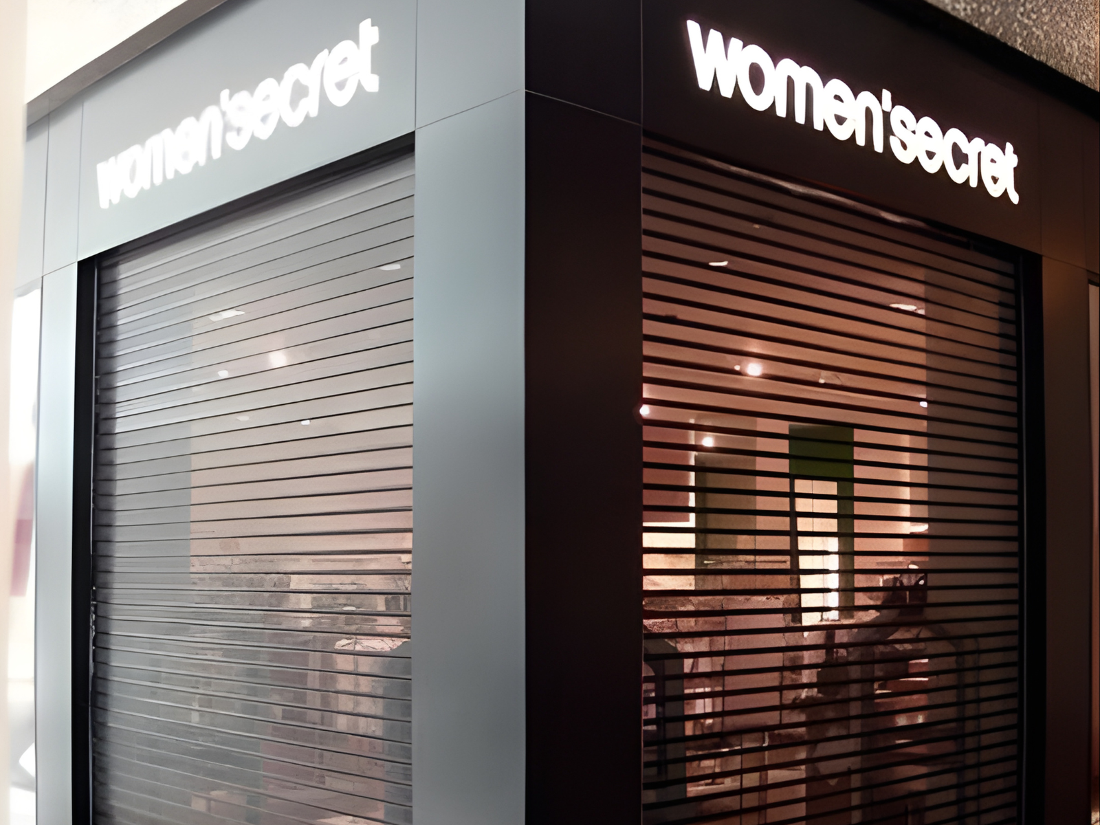 Galería de detalles de instalación y fabricación de cortinas de seguridad para comercios, mostrando la versatilidad de nuestras cortinas enrollables y sistemas de cortinas corredizas. Proveemos soluciones arquitectónicas de alta resistencia en cortinas de acero y diseños estéticos en cortinas de aluminio, abarcando desde cortinas metálicas clásicas hasta innovadoras cortinas plegables para la máxima protección comercial.