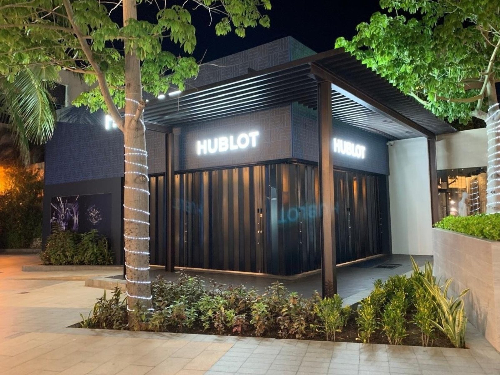 Cortina de duela ciega y cortina de aluminio plana para máxima privacidad | Khamyluxe 2026