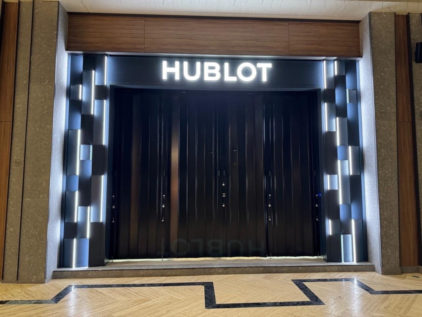 Cortina de duela ciega y cortina de aluminio plana para máxima privacidad |  Khamyluxe 2026