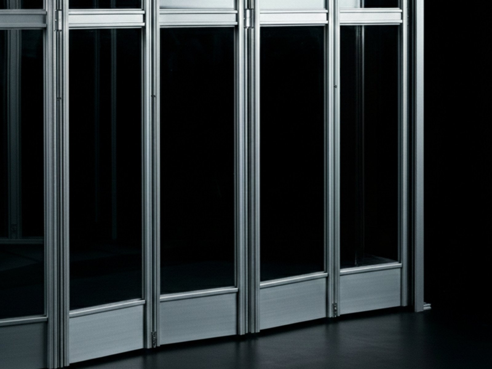Cortina de Policarbonato. Cortina Corrediza. Modelo Lexana. Cortina de Aluminio. Cortina de Acero. Cortina Transparente. Cortina de Policarbonato Transparente Modelo Lexana Arrastre | Khamyluxe
