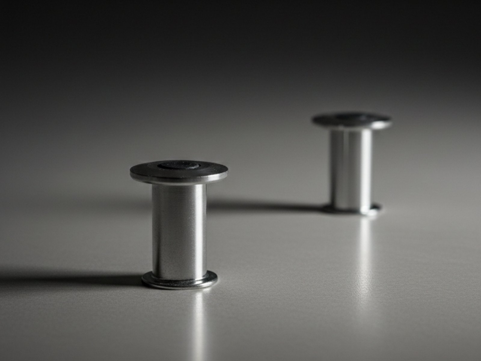 Cortina Ciega. Cortina Corrediza. Modelo Discreta. Cortina de Aluminio. Cortina de Acero. Cortina de Duela Ciega. Cortina Plana Modelo Discreta Material de los Casquillos | Khamyluxe