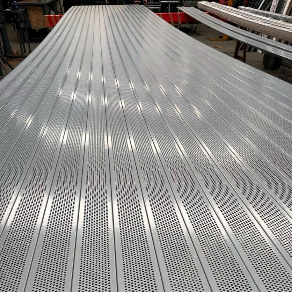 Imagenes Sahara Visión - body_01_paneles-medida_sahara_plana Paneles de acero de alta resistencia para la fabricación de una cortina enrollable.